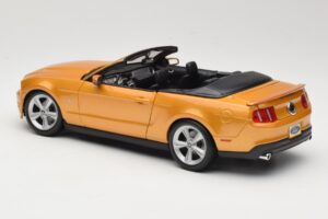 Ford Mustang GT S197 Cabriolet Guld Maisto 1:18 31158 Metal — billede 6 af 7