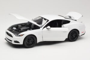 Ford Mustang GT S550 Hvid Maisto 1:18 31197 Metal — billede 2 af 8