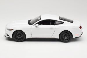 Ford Mustang GT S550 Hvid Maisto 1:18 31197 Metal — billede 4 af 8