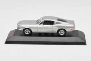 Ford Mustang GT Sølv Minichamps 1:43 FORD001 Metal