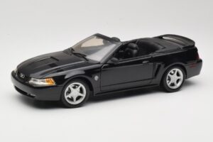 Ford Mustang GT SN95 Cabriolet Sort Maisto 1:18 50328 Metal