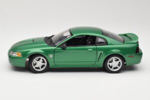 Ford Mustang GT SN95 Grøn Maisto 1:18 50326 Metal — billede 4 af 8