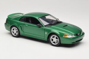 Ford Mustang GT SN95 Grøn Maisto 1:18 50326 Metal — billede 6 af 8