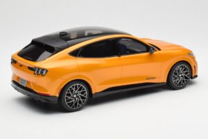 Ford Mustang Mach-E GT Performance Cyber Orange Otto 1:18 OT983 Resin — billede 2 af 6