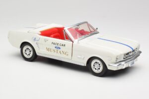 Ford Mustang Pace Car Wimbledon White Solido 1:18 81578 Metal — billede 6 af 8