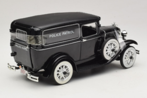 Ford Panel Car Police Patrol Signature Models 1:18 18143 Metal — billede 2 af 6