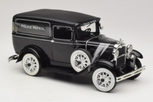 Ford Panel Car Police Patrol Signature Models 1:18 18143 Metal — billede 4 af 6