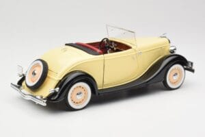 Ford Roadster Dearborn Yellow Solido 1:18 8008 Metal — billede 3 af 8