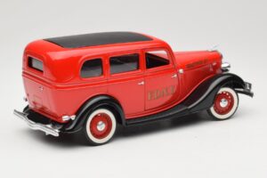Ford Sedan Rød Solido 1:18 8066 Metal — billede 3 af 8