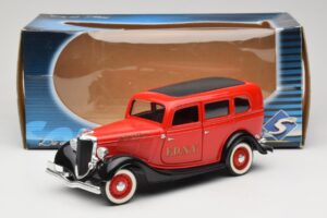 Ford Sedan Rød Solido 1:18 8066 Metal — billede 8 af 8