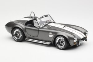 Ford Shelby Cobra 427 S/C Grå Metallic Med Hvide Striber Kyosho 1:18 08045GRW Metal — billede 6 af 8