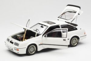 Ford Sierra RS Cosworth Hvid AUTOart 1:18 72862 Metal — billede 2 af 8