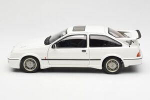 Ford Sierra RS Cosworth Hvid AUTOart 1:18 72862 Metal — billede 4 af 8