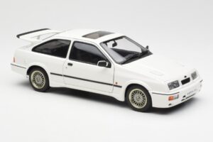 Ford Sierra RS Cosworth Hvid AUTOart 1:18 72862 Metal — billede 6 af 8