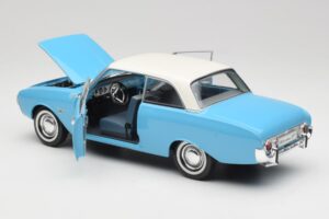Ford Taunus 12M P1 Taunus Blue Revell 1:18 08880 Metal — billede 5 af 8