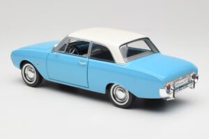 Ford Taunus 12M P1 Taunus Blue Revell 1:18 08880 Metal — billede 7 af 8