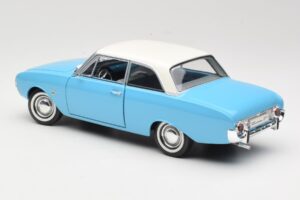 Ford Taunus 17M P2 Blå Revell 1:18 08817 Metal — billede 7 af 8