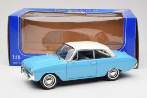Ford Taunus 17M P2 Blå Revell 1:18 08817 Metal — billede 8 af 8