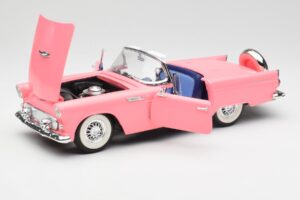 Ford Thunderbird Lyserød Revell 1:18 8804 Metal — billede 2 af 8