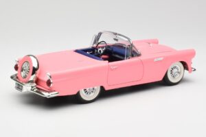 Ford Thunderbird Lyserød Revell 1:18 8804 Metal — billede 3 af 8