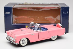 Ford Thunderbird Lyserød Revell 1:18 8804 Metal — billede 8 af 8