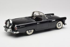 Ford Thunderbird Cabriolet Sort Revell 1:18 8818-M1 Metal — billede 3 af 8