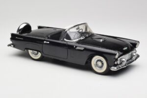 Ford Thunderbird Cabriolet Sort Revell 1:18 8818-M1 Metal — billede 6 af 8