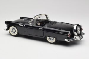 Ford Thunderbird Cabriolet Sort Revell 1:18 8818-M1 Metal — billede 7 af 8