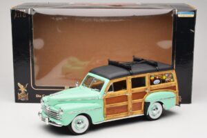 Ford Woody Panel Wagon Mintgrøn Road Signature 1:18 20028 Metal — billede 8 af 8