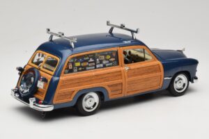 Ford Woody Station Wagon Bayview Blue Surf Shop Motor City 1:18 60002 Metal — billede 3 af 8