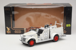GMC Brandbil Hvid Road Signature 1:18 20068 Metal — billede 9 af 9