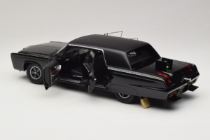 Chrysler Imperial Black Beauty Green Hornet TV Series AUTOart 1:18 71546 Metal — billede 5 af 8