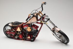 Harley-Davidson West Coast Choppers Diablo Soft Tail Guld Rød Minichamps 1:5 JJ04-05-03 Metal — billede 5 af 6