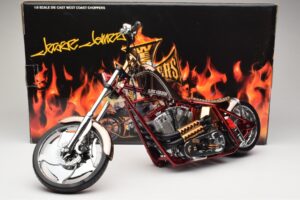 Harley-Davidson West Coast Choppers Diablo Soft Tail Guld Rød Minichamps 1:5 JJ04-05-03 Metal — billede 6 af 6