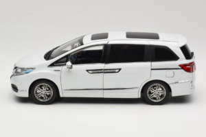 Honda Elysion Hvid OEM 1:18 430056 Metal — billede 4 af 8