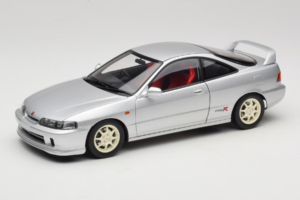 Honda Integra Type R DC2 Pre-Facelift Vogue Silver Metallic MotorHelix 1:18 M85202 Metal