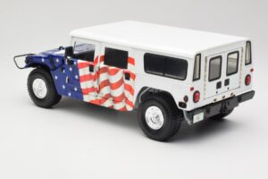 Hummer H1 AM General Gore-Lieberman Humvee America Exoto 1:18 1807 Metal — billede 7 af 8