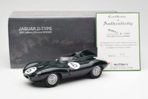 Jaguar D-Type #6 M. Hawthorn / I. Bueb Team Jaguar Cars Ltd 24 Hours of Le Mans 1955 AUTOart 1:18 85586 Metal — billede 6 af 6