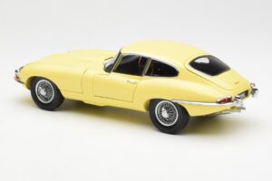 Jaguar E-Type 3.8 Series 1 Lys Gul Kyosho 1:18 08954LY Metal — billede 7 af 8