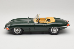 Jaguar E-Type Cabriolet Grøn Bburago 1:18 3026 Metal — billede 4 af 8
