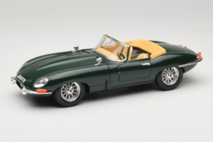 Jaguar E-Type Cabriolet Grøn Bburago 1:18 3026 Metal