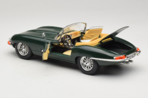Jaguar E-Type Cabriolet Grøn Bburago 1:18 3026 Metal — billede 5 af 8