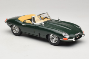 Jaguar E-Type Cabriolet Grøn Bburago 1:18 3026 Metal — billede 6 af 8