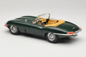 Jaguar E-Type Cabriolet Grøn Bburago 1:18 3026 Metal — billede 7 af 8