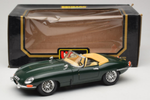 Jaguar E-Type Cabriolet Grøn Bburago 1:18 3026 Metal — billede 8 af 8