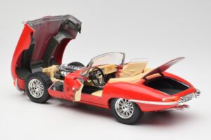 Jaguar E-Type Cabriolet Rød Bburago 1:18 3016 Metal — billede 5 af 8