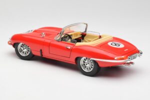 Jaguar E-Type Cabriolet Rød Bburago 1:18 3016 Metal — billede 7 af 8