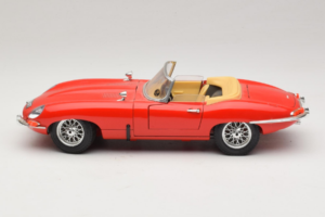 Jaguar E-Type Series 1 Cabriolet Rød Bburago 1:18 3038 Metal — billede 4 af 8