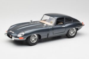 Jaguar E-Type Grå Bburago 1:18 30018 Metal