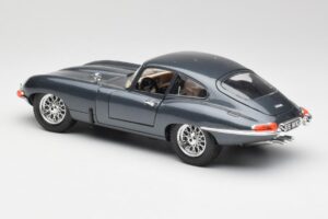 Jaguar E-Type Grå Bburago 1:18 30018 Metal — billede 7 af 8